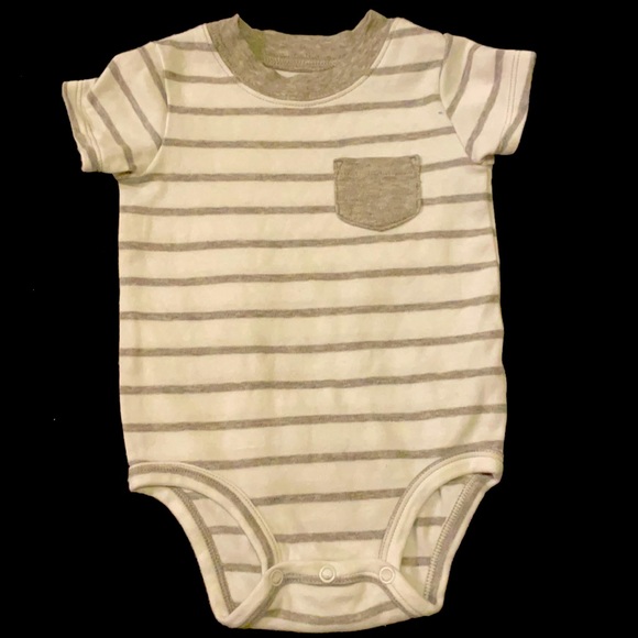 Carter’s onesie & 2 pair of shorts | size 12 mo. - Picture 2 of 3